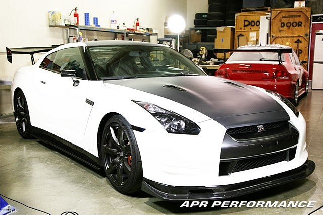 APR Performance Formula 3 Carbon Fiber Mirror/Black | Nissan GTR R35 2007-2011Install2