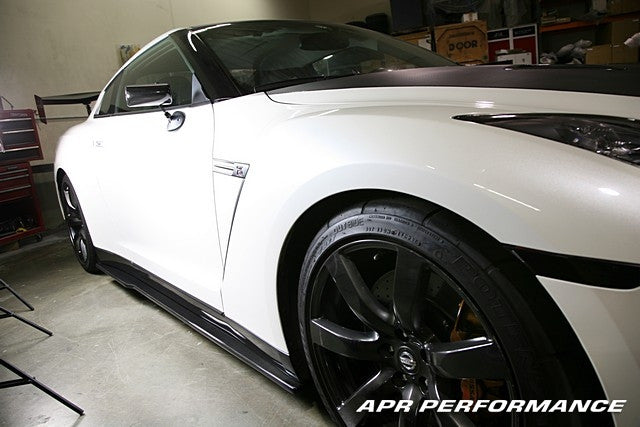 APR Performance Carbon Fiber Side Rocker Extensions GTR | Nissan GTR 2017-up Install 3